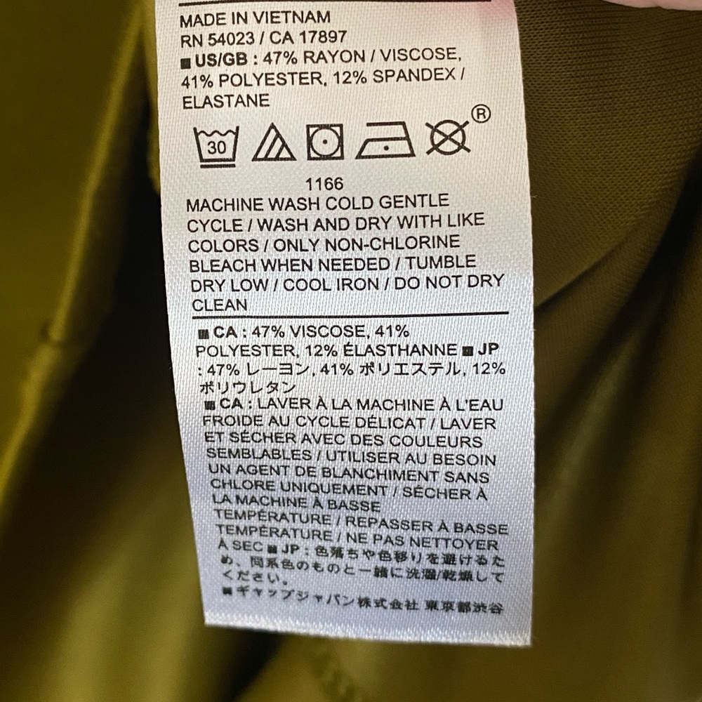 NWT Banana Republic women’s olive green v neck long sleeve S normcore office - Picture 4 of 6